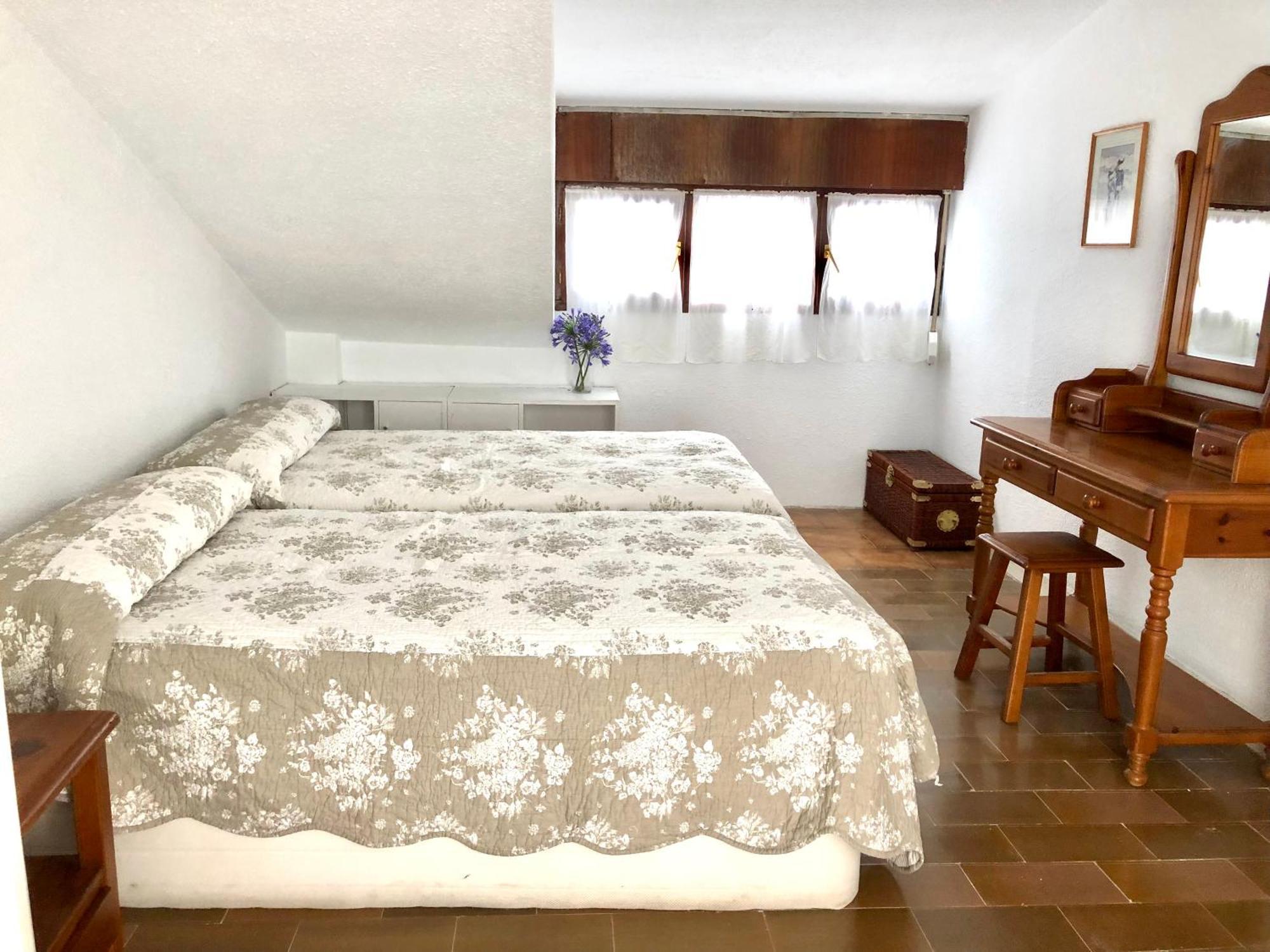 Chalet Al Lado De La Playa Con Piscina Privada, Jardin Y Barbacoa, Fronton, 6 Habitaciones Laredo Exterior foto